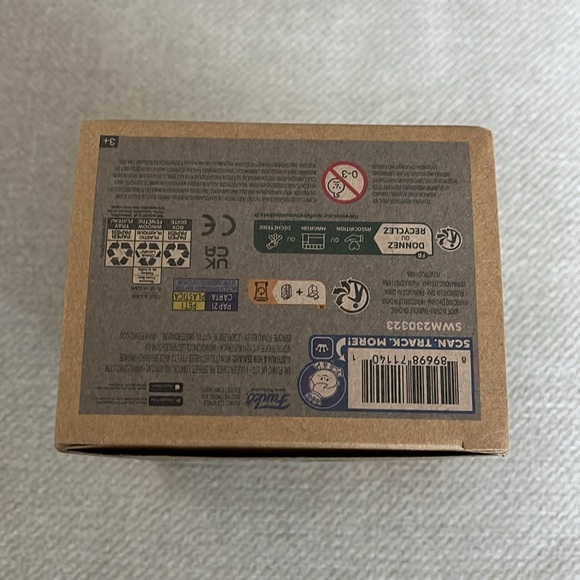 Funko Pop! Farmer Freddy Earth Day Exclusive Figure #211 - Picture 3 of 5